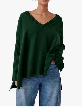 V-Neck Oversized Knit Sweater - Forest Green